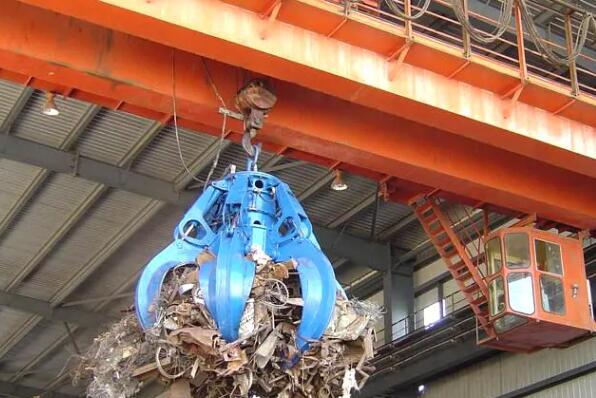 雙梁抓斗橋式起重機電動機的絕緣層構(gòu)造，是根據(jù)電流量尺寸或是工作電壓多少明確?